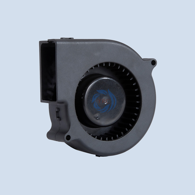 不同材質(zhì)的掃地機器人散熱風扇特點及選擇策略