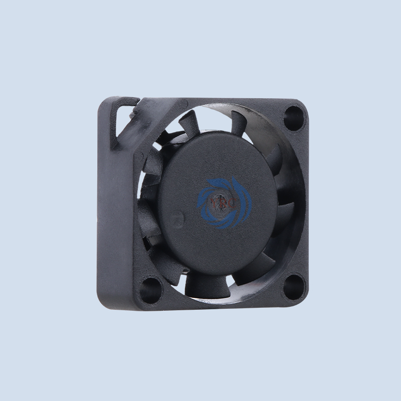 散熱風(fēng)扇外部出風(fēng)口的排風(fēng)效果與哪些因素有關(guān)？